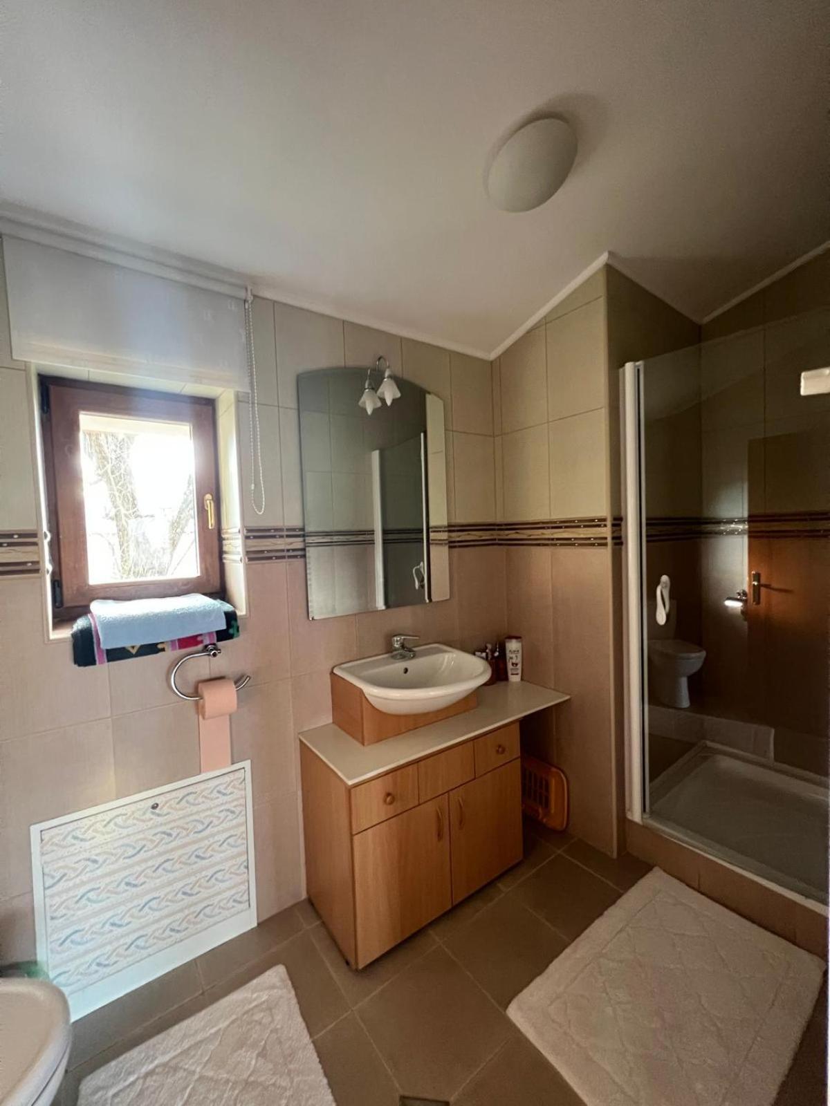 Wine Cellar Villa With Beautiful Garden In Sinaia - Busteni Пояна-Цапулуй Экстерьер фото