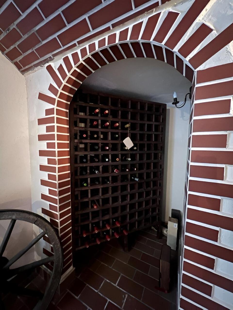 Wine Cellar Villa With Beautiful Garden In Sinaia - Busteni Пояна-Цапулуй Экстерьер фото