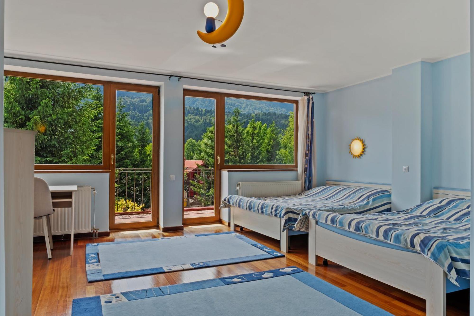 Wine Cellar Villa With Beautiful Garden In Sinaia - Busteni Пояна-Цапулуй Экстерьер фото